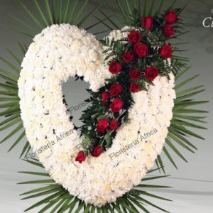 Corazón floral funerario de claveles